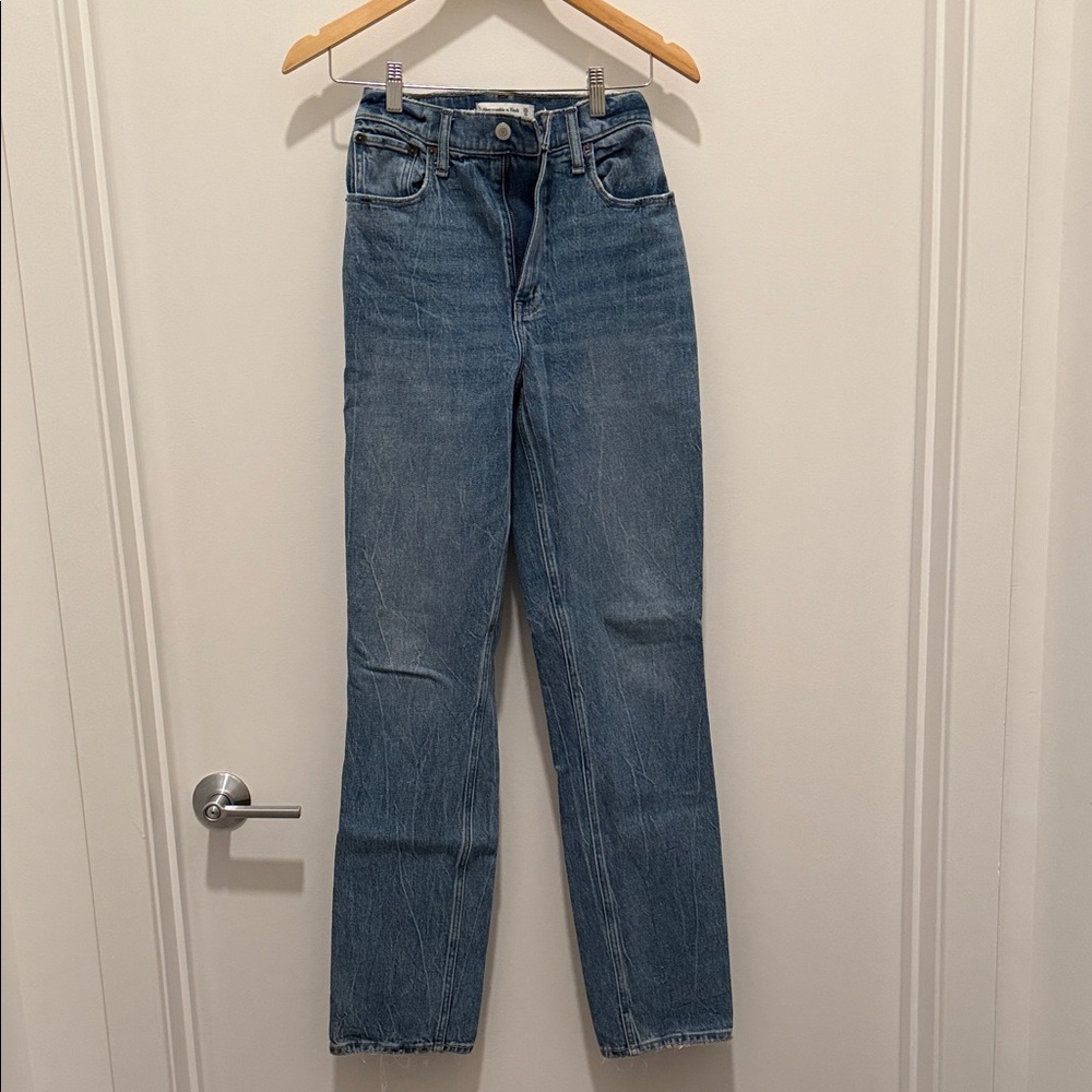 Abercrombie & Fitch The 90’s Straight Ultra High Rise Jeans